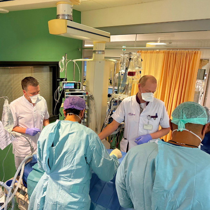 Het ECMO-team in actie.